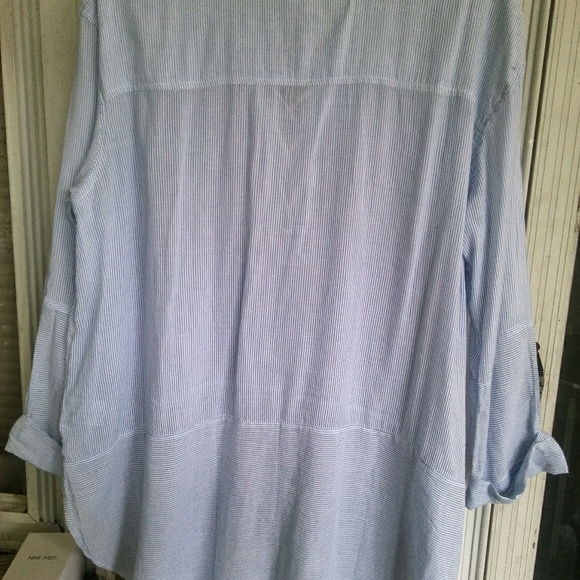 Blouse - Picture 2 of 3